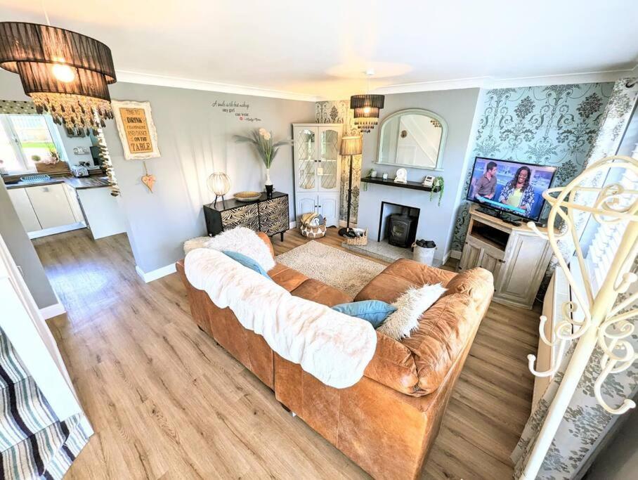 Spacious Lovely 3 Bed House In Keyworth Nottingham Suit Contractors Or Family ภายนอก รูปภาพ
