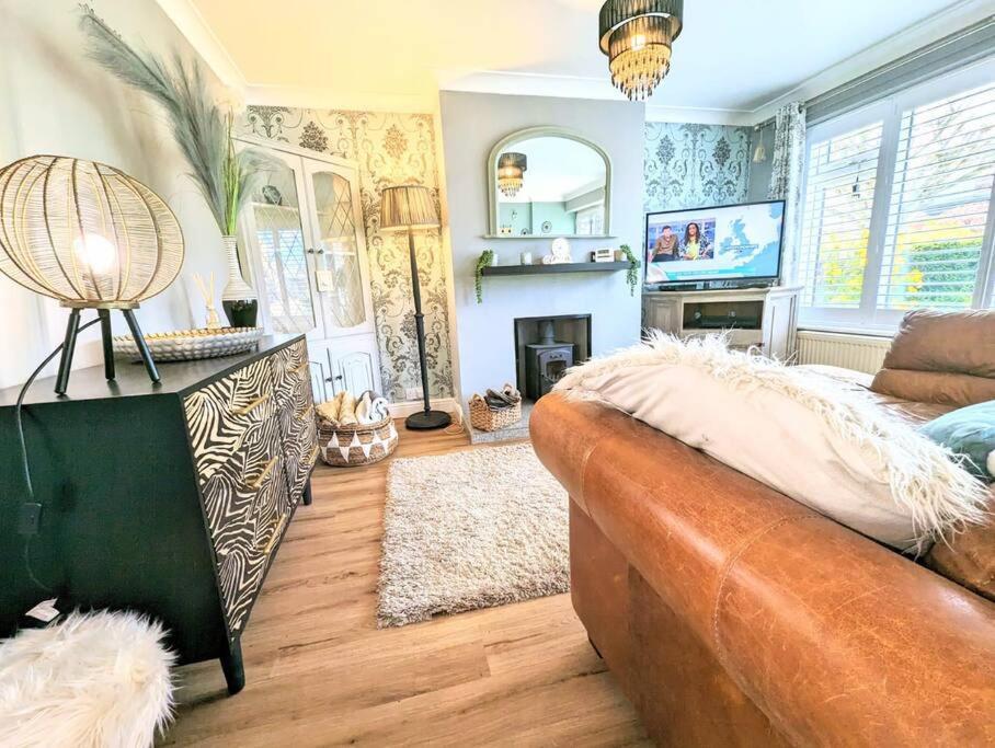 Spacious Lovely 3 Bed House In Keyworth Nottingham Suit Contractors Or Family ภายนอก รูปภาพ